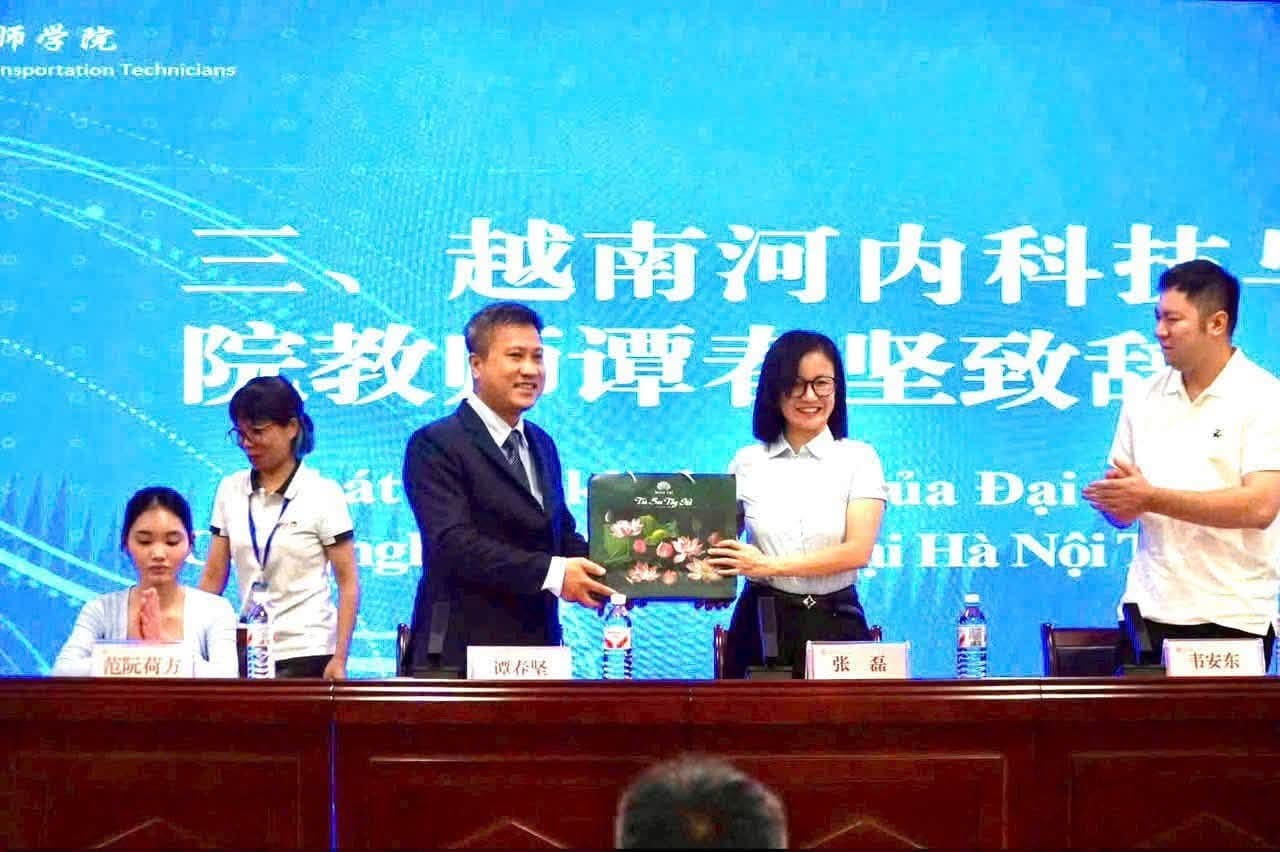 Vươn ra quốc tế